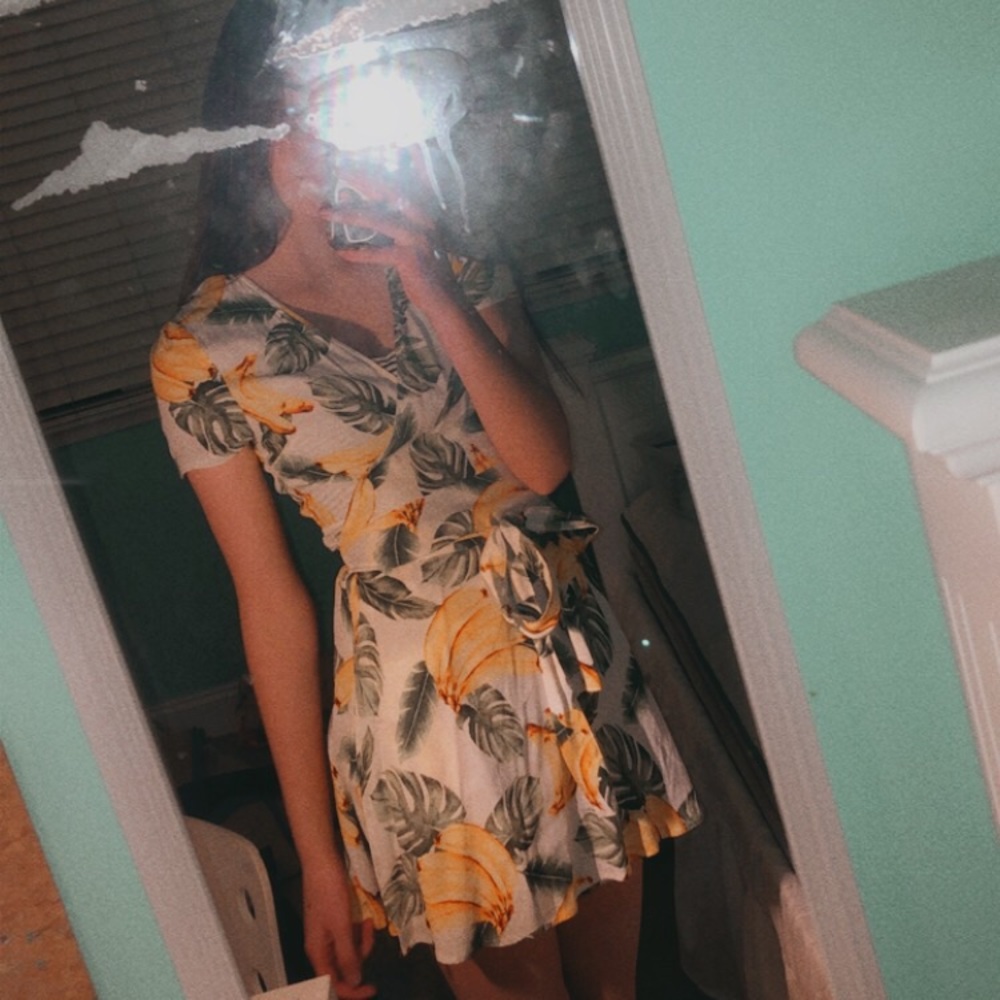 Banana wrap dress